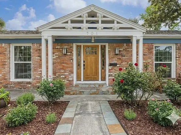 701 W 32nd St, Houston, TX 77018