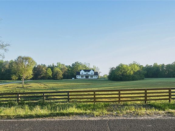 3rd image of 245 W Chapman Rd