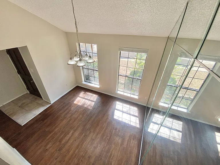 2202 Prairie Creek Trl — Photo 20