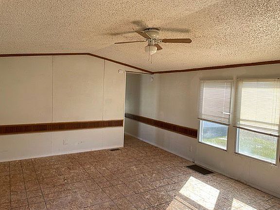 4th image of 2916 Carrie Ave