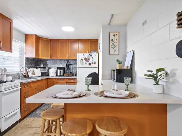 2033 Wilcox Ln #B317, Honolulu, HI 96819