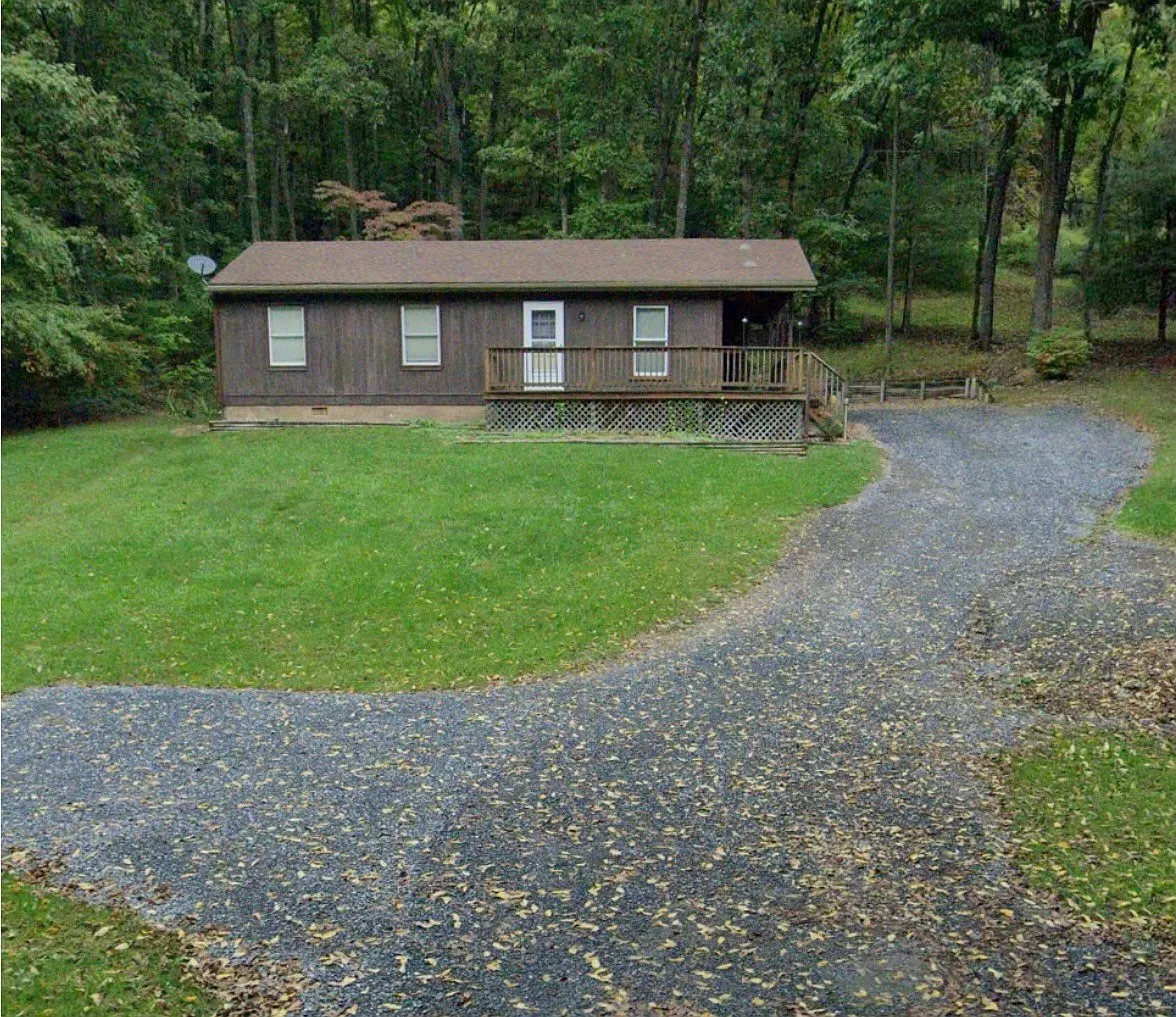 3 bed, 1.5 bath, 1000 sqft, $1,600 — Photo 1