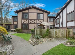 21 Birchwood Rd, Coram, NY 11727