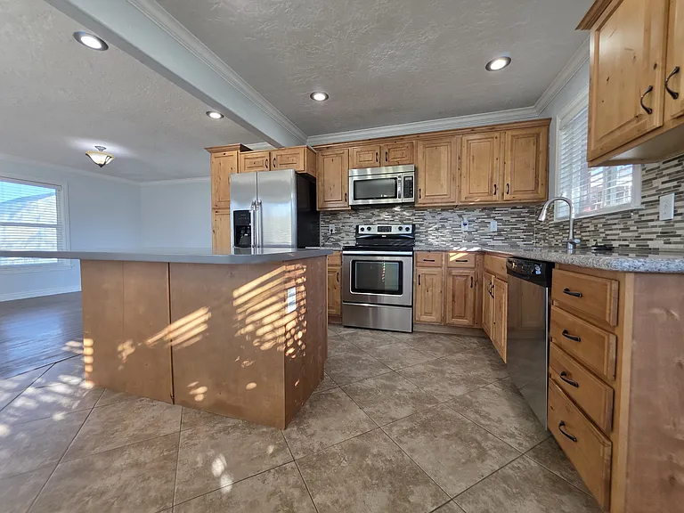 7222 S 2700 W #W;-unit A — Photo 2