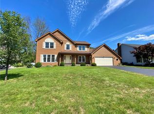 470 Montvale Ln, Rochester, NY 14626