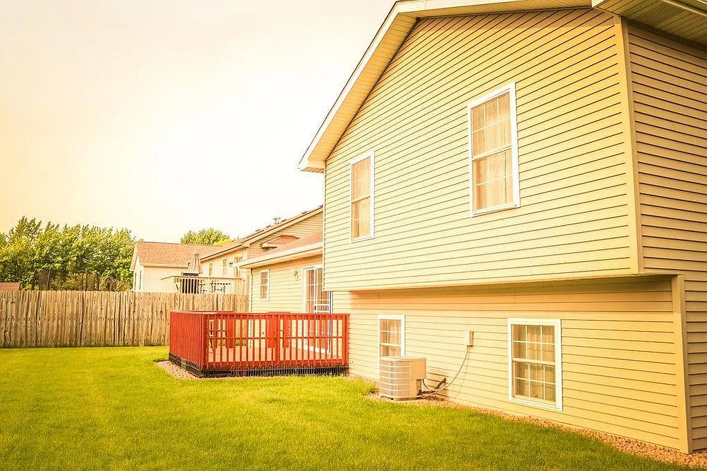 1353 Center Creek Dr — Photo 2