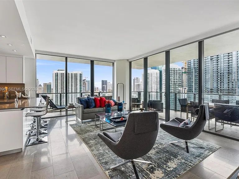 88 SW 7th St #2111 — Photo 14