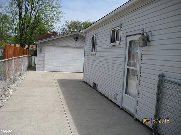 5th image of 23421 Allor St
