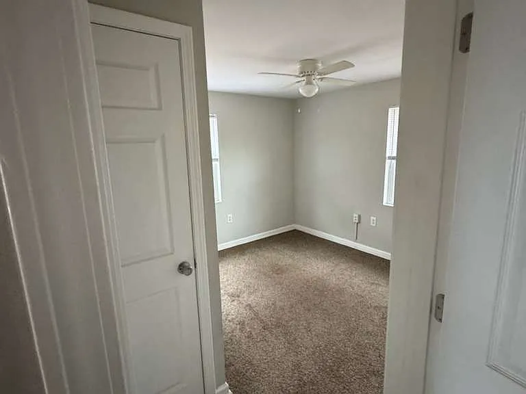 201 Chandler Dr #33C — Photo 9