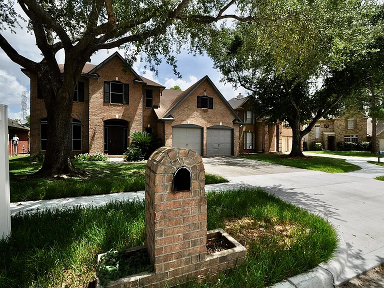 8819 Hedgestone Ct — Photo 32