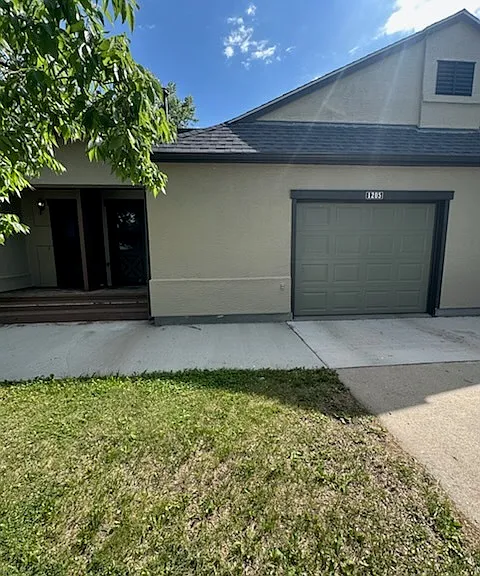 1205 Dakota Dr — Photo 1
