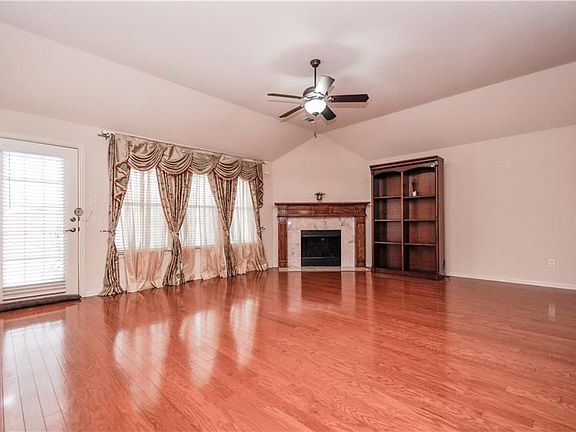 5th image of 4012 Wind Dance Cir