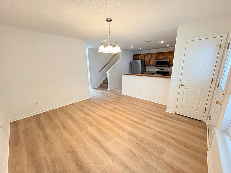 390 Gardners Cir — Photo 15