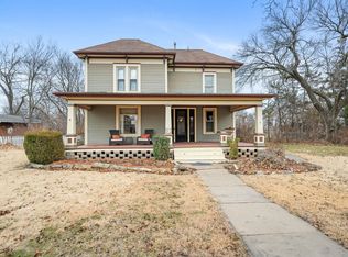 124 S Locust St, Whitewater, KS 67154