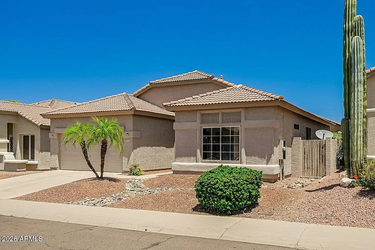 3 bed, 2.0 bath, 1722 sqft, $3,000 — Photo 3
