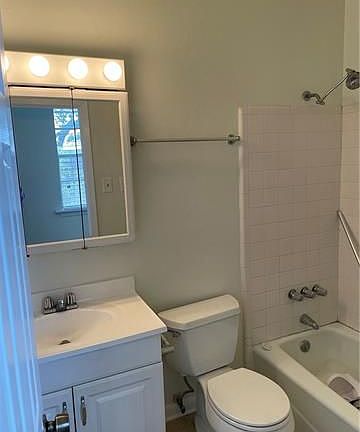 5th image of 741 Leontine St