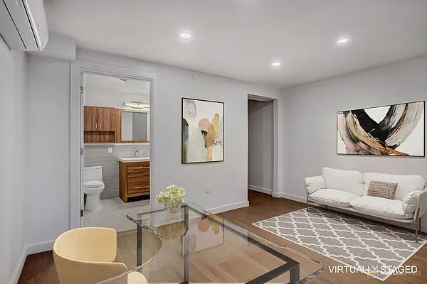 Rented by Luxury Apartments LIC | media 18