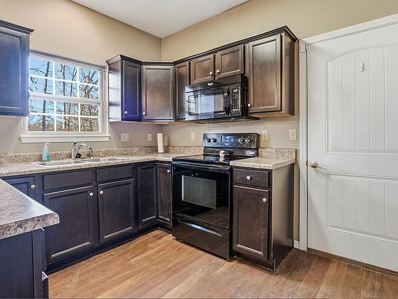 3rd image of 7750 W Hughes Rd