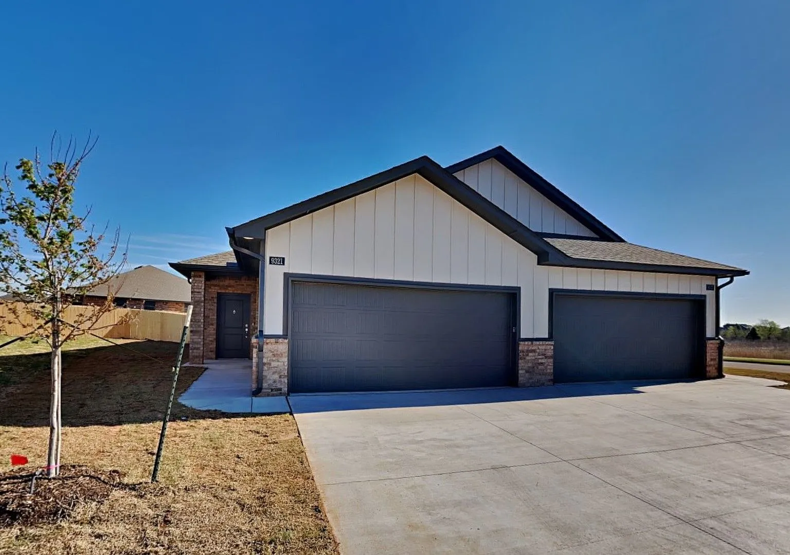 Luxury 3 Bedroom 2 Bathroom Duplex in Piedmont Schools — Photo 2