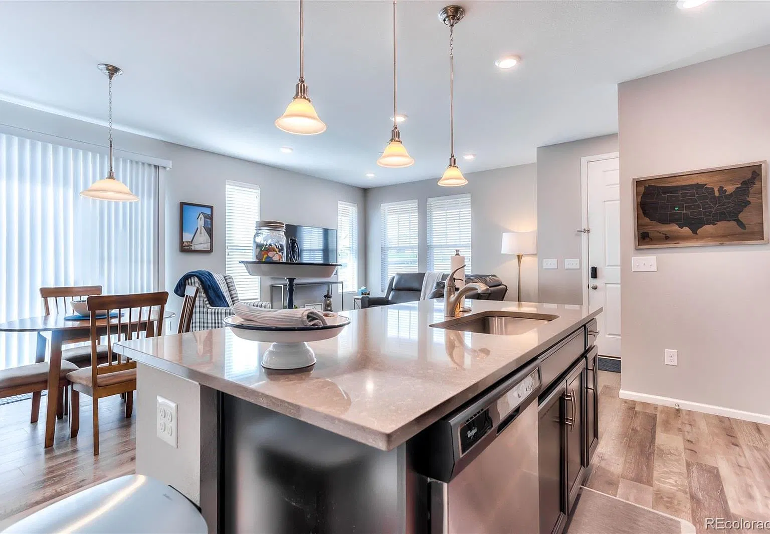 3 bed, 2.5 bath, 1510 sqft, $3,500 — Photo 4