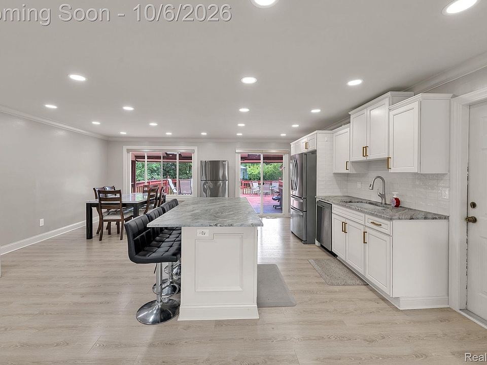 15546 Liverpool St, photo 28