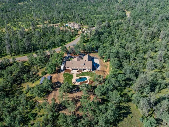 16280 Canto De Las Lupine Dr, Redding, CA 96001