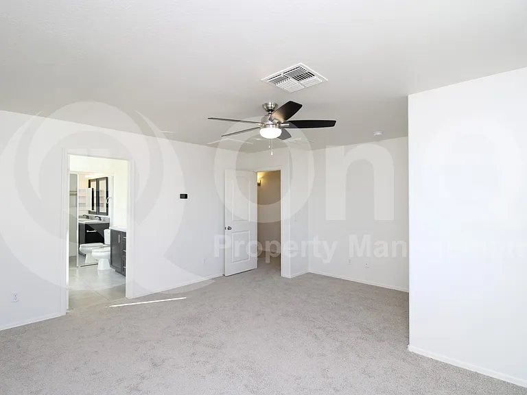 11443 W Saint John Rd — Photo 8