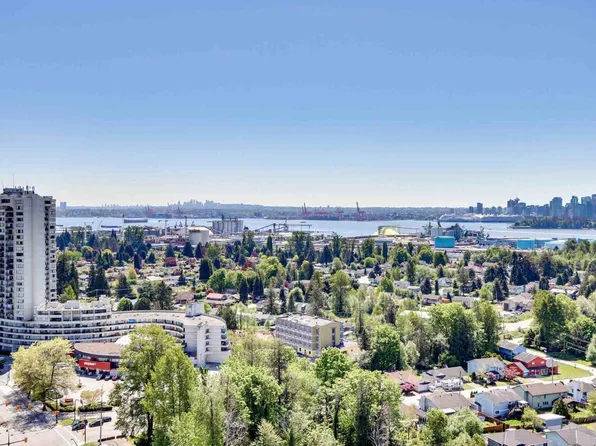 200 Klahanie Ct #2205, West Vancouver, BC V7P 0E4