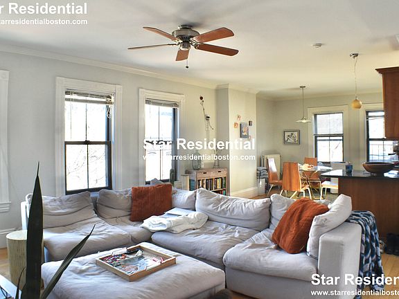 4th image of 87 Dartmouth St #401