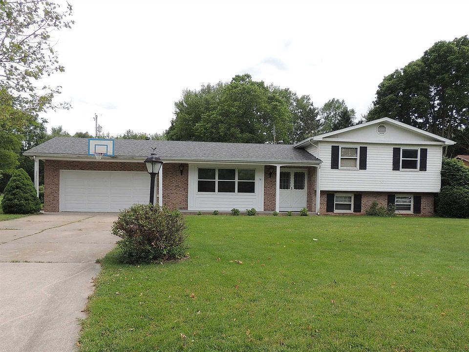 1st image of 32 Greenway Dr