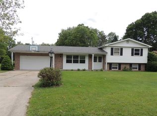 32 Greenway Dr, Goshen, IN 46526