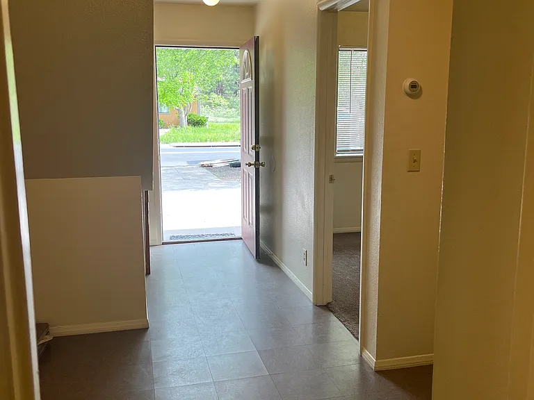 600 E Zuni Dr #1 — Photo 3