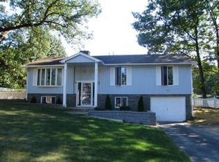 473 Dipping Hole Rd, Wilbraham, MA 01095