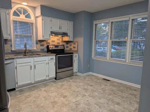1024 Oak Lake Ct, Raleigh, NC 27606