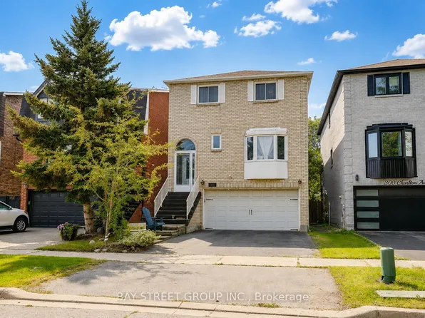 304 Charlton Ave, Vaughan, ON L4J 6H4