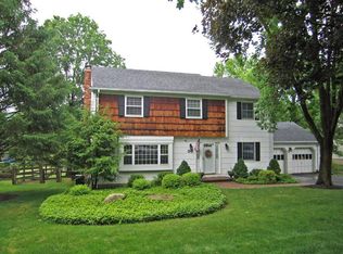 30 Phoenix Dr, Mendham, NJ 07945