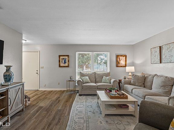 4th image of 10034 Artesia Dr