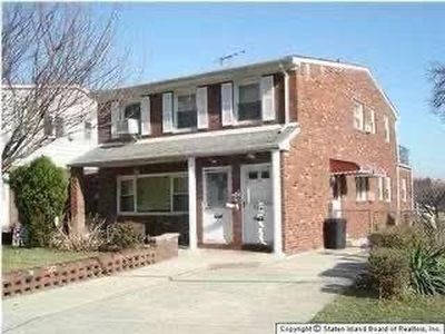 836 Richmond Rd, Staten Island, NY, 10304