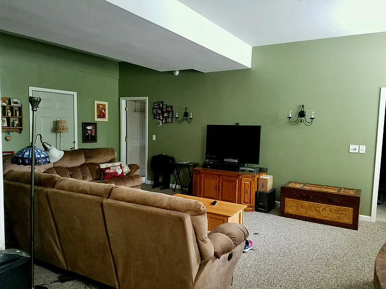 525 Maple Ave #7 — Photo 8
