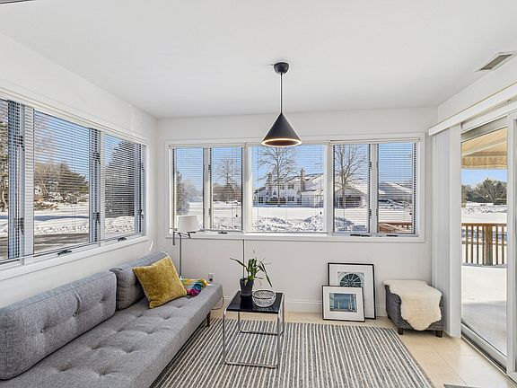 5th image of 11 Saint Andrews Cir