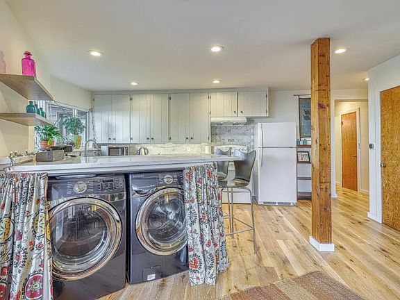 5th image of 8310 31st Ave NW #B