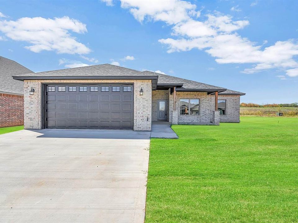 214 NW Sandstone Ave, Cache, OK 73527 Zillow