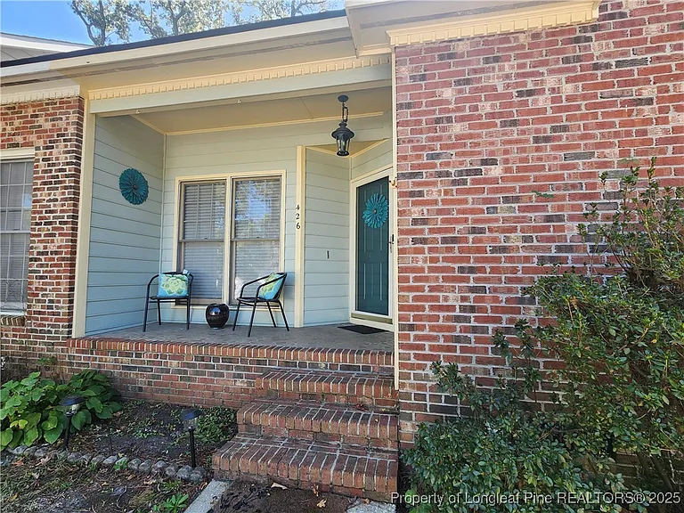 426 Georgetown Cir — Photo 27