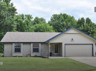 2735 W Maplewood St, Springfield, MO 65807