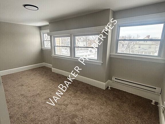 2nd image of 859 Kenmore Blvd APT 3