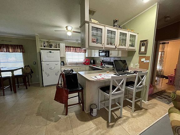 4th image of 3841 Covington Dr #183