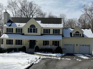 3 Hummingbird Path, Cortlandt Manor, NY 10567