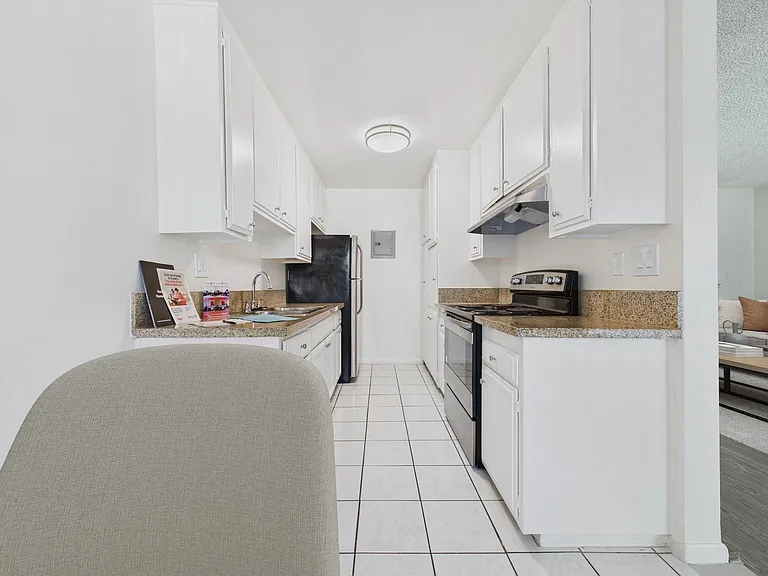Woodman Apartments — Photo 5