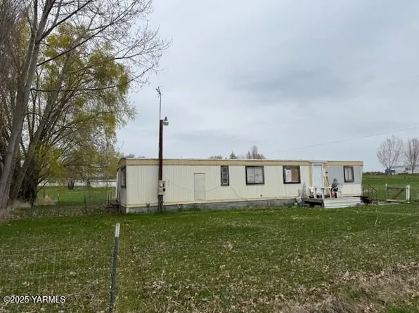 91 Trepanier Ln, Tieton, WA 98947