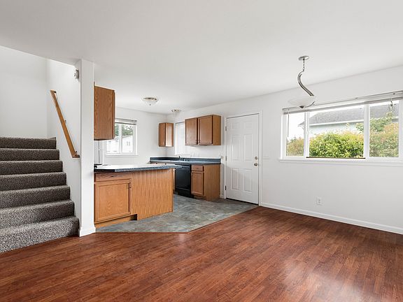 3rd image of 1414 NW Elwha St #1